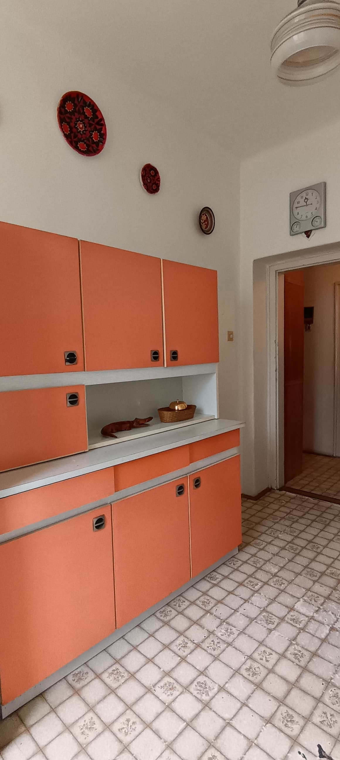 Második emeleti, két különnyíló szobás lakás! 3